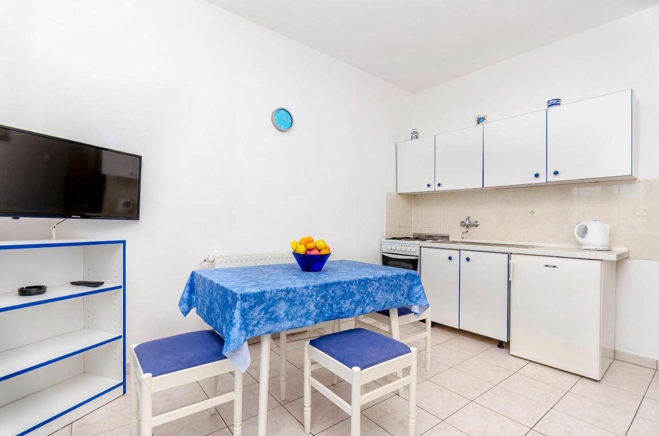 Apartments Tomislav Трогир Экстерьер фото